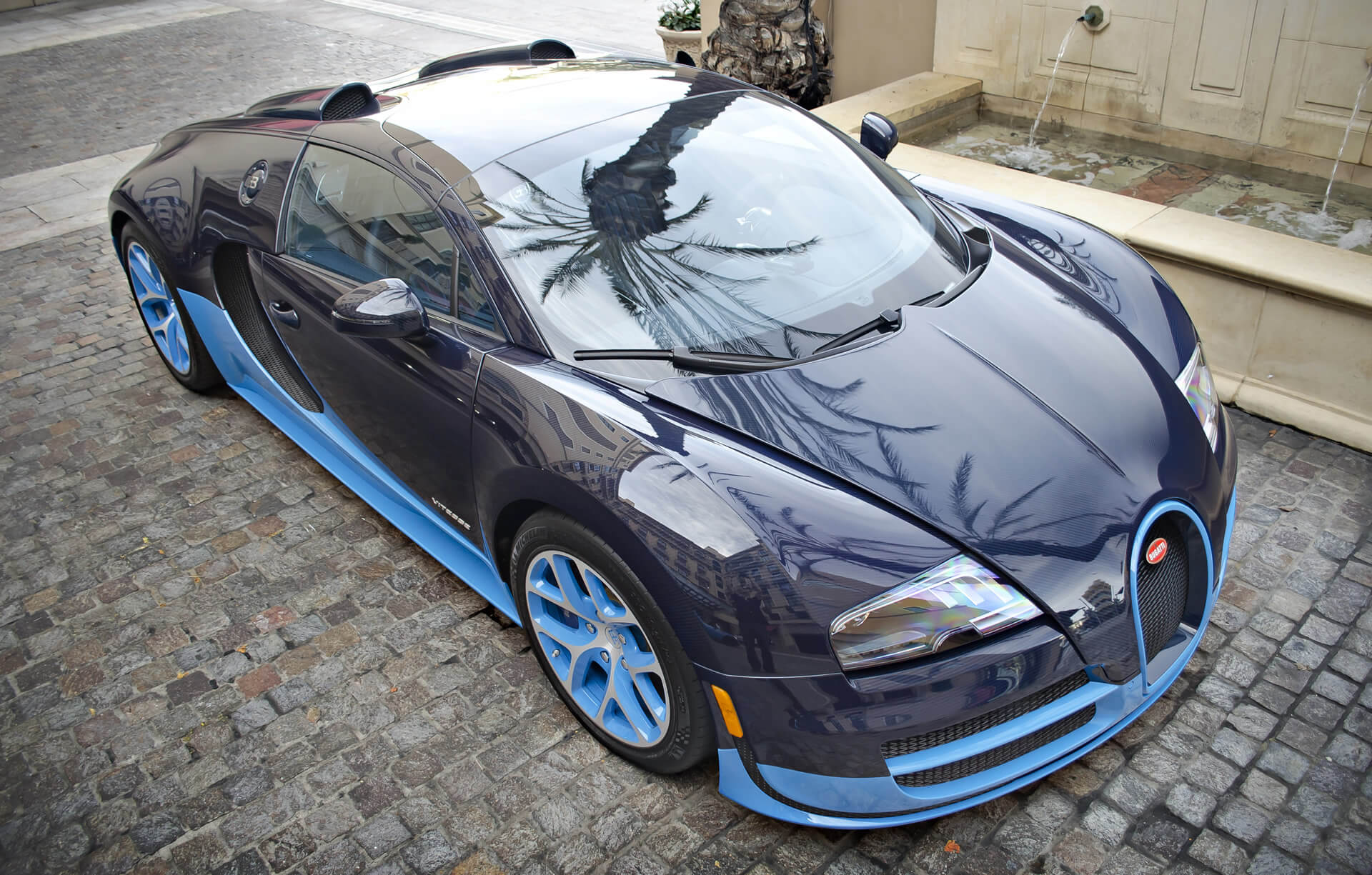 Blue Bugatti Veyron Grand Spor Vitesse AKA Bleugatti